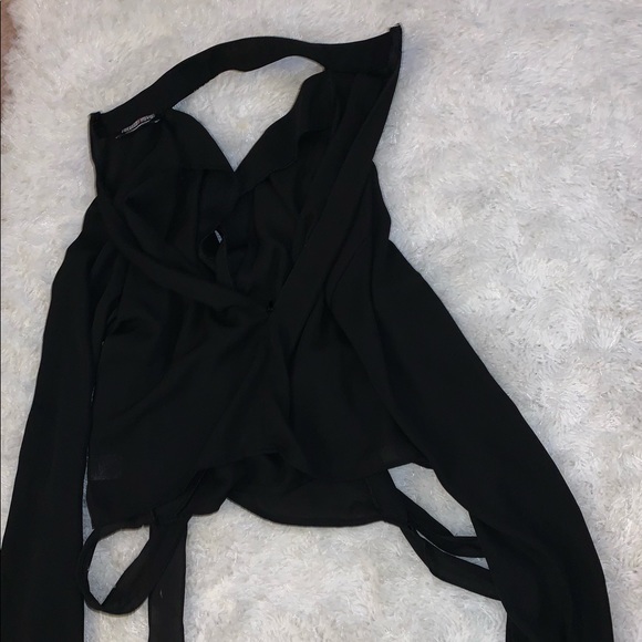 🚨HOSTPICK 🛍️Black Fashion Nova top open back tie around no collar zip up top🎁 - Picture 4 of 16